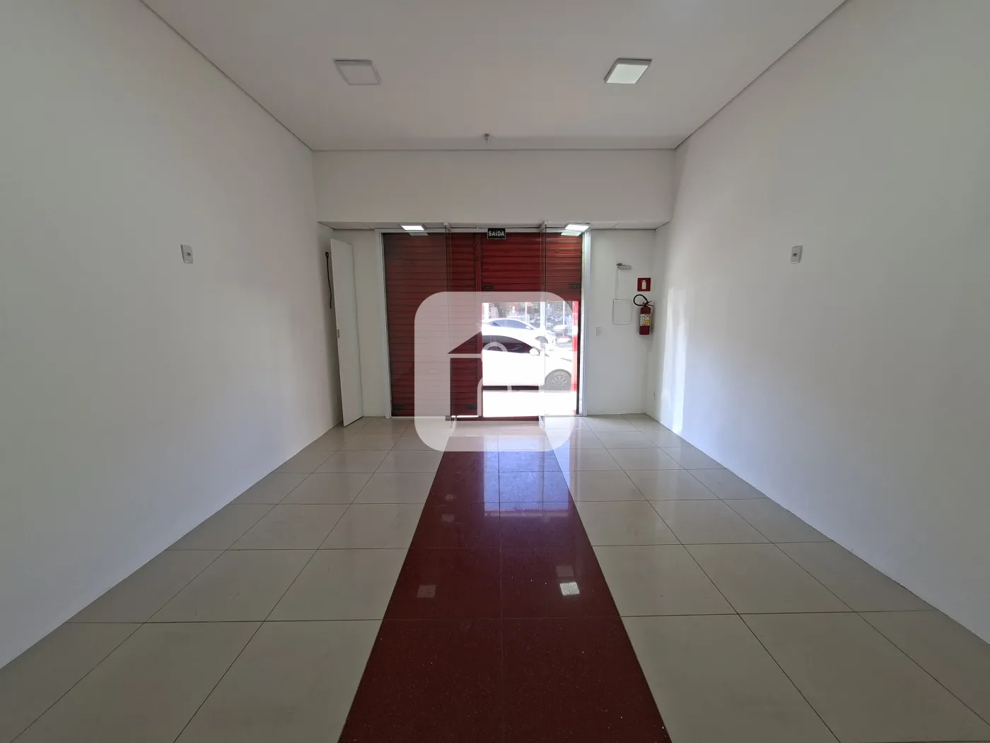 Alugar Comercial / Loja em Uberl&acirc;ndia R$ 2.800,00 - Foto 2