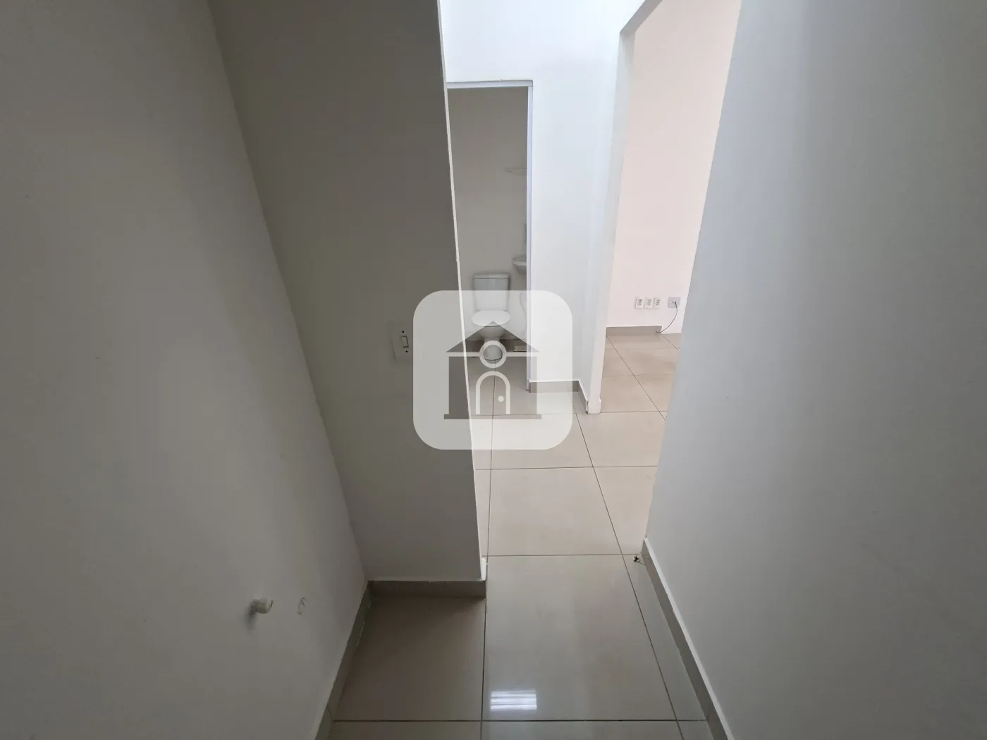 Alugar Comercial / Loja em Uberl&acirc;ndia R$ 2.800,00 - Foto 4