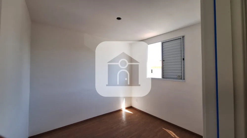 Alugar Apartamento / Padr&atilde;o em Uberl&acirc;ndia R$ 1.200,00 - Foto 4