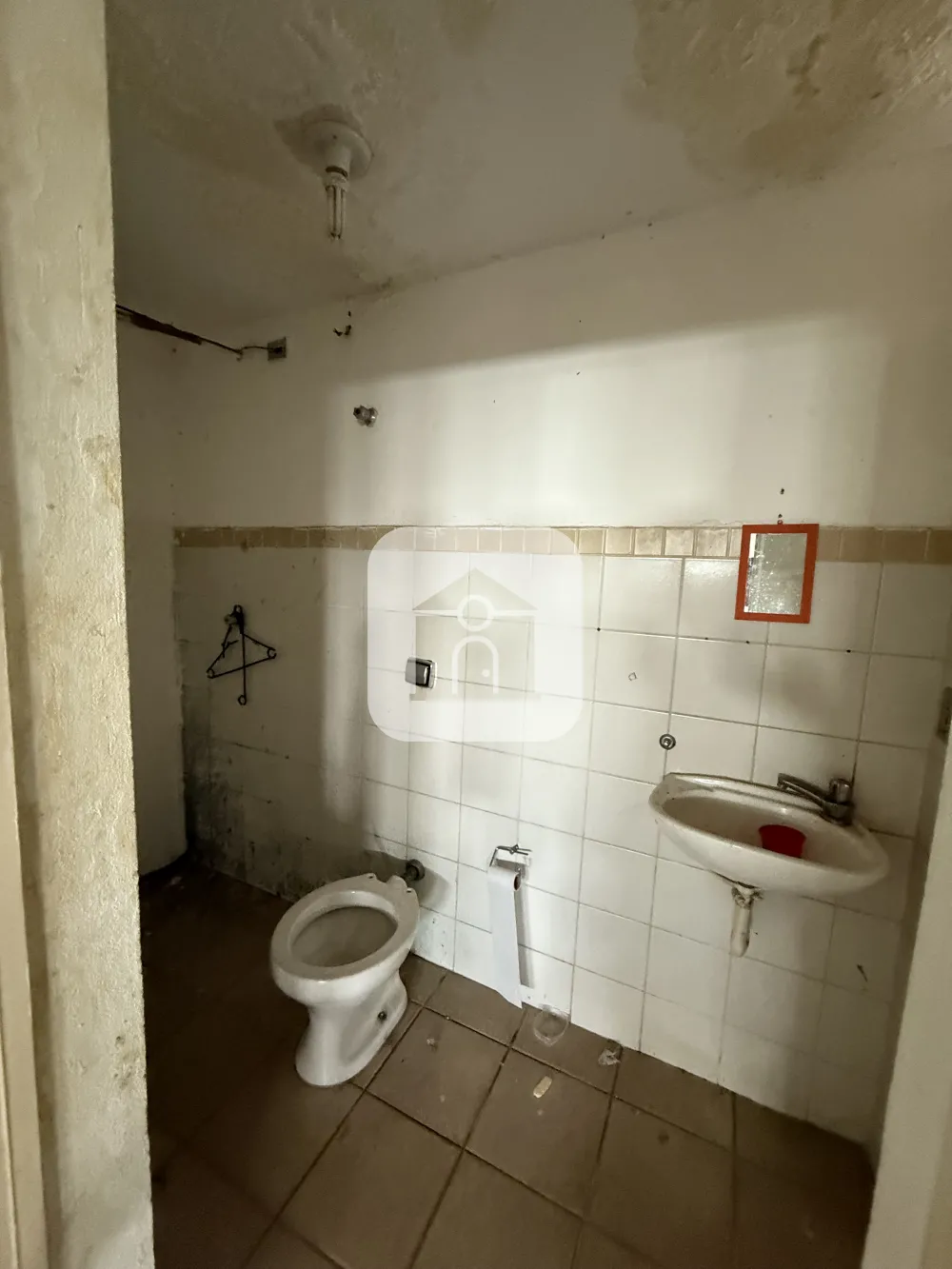 Alugar Comercial / Loja em Uberl&acirc;ndia R$ 3.500,00 - Foto 2