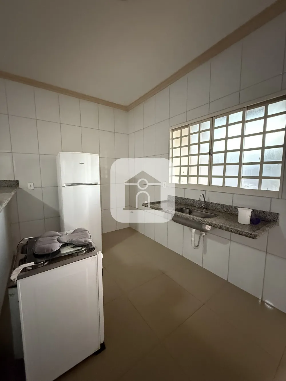 Alugar Casa / Padr&atilde;o em Uberl&acirc;ndia R$ 1.600,00 - Foto 4