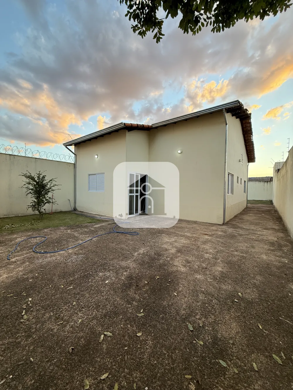 Alugar Casa / Padr&atilde;o em Uberl&acirc;ndia R$ 1.600,00 - Foto 11