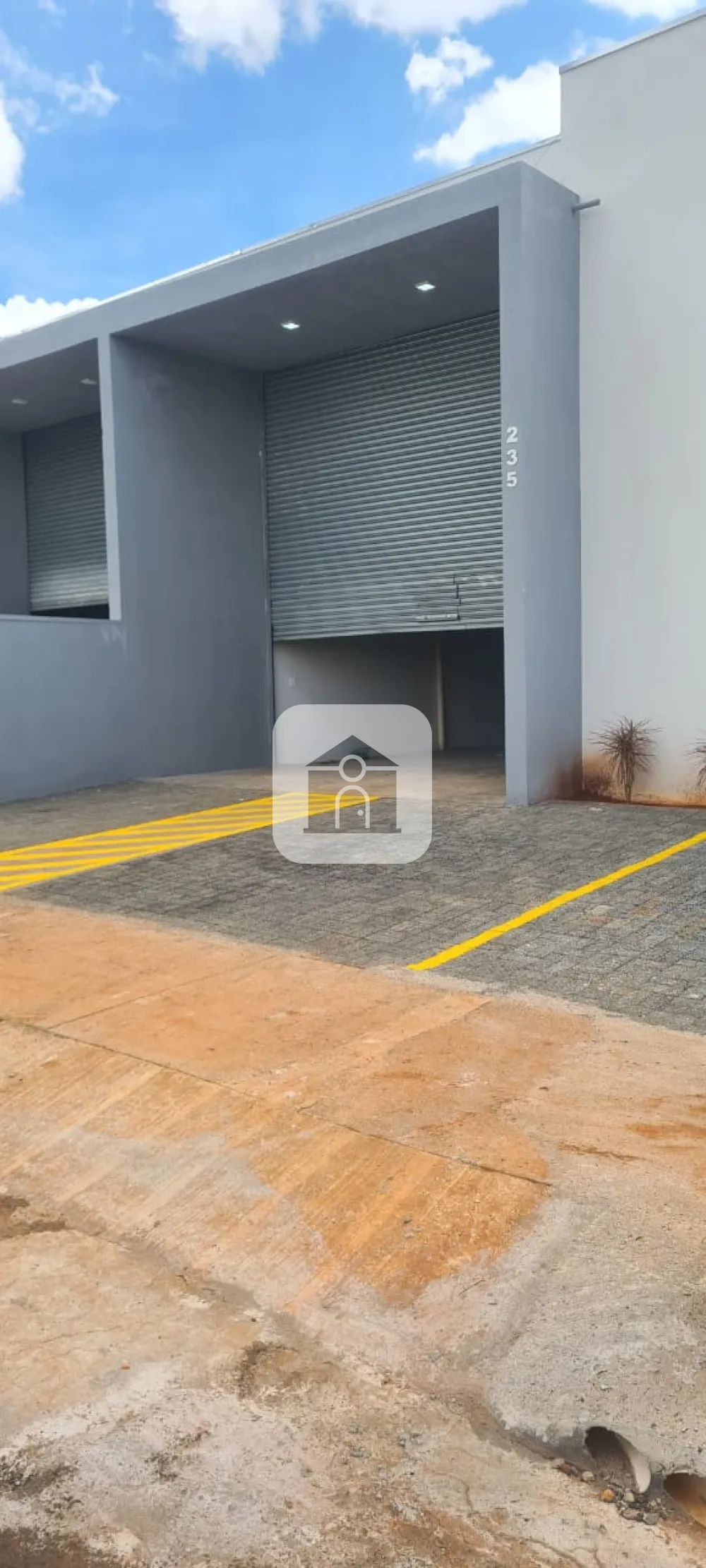 Alugar Comercial / Galp&atilde;o em Uberl&acirc;ndia R$ 11.000,00 - Foto 1