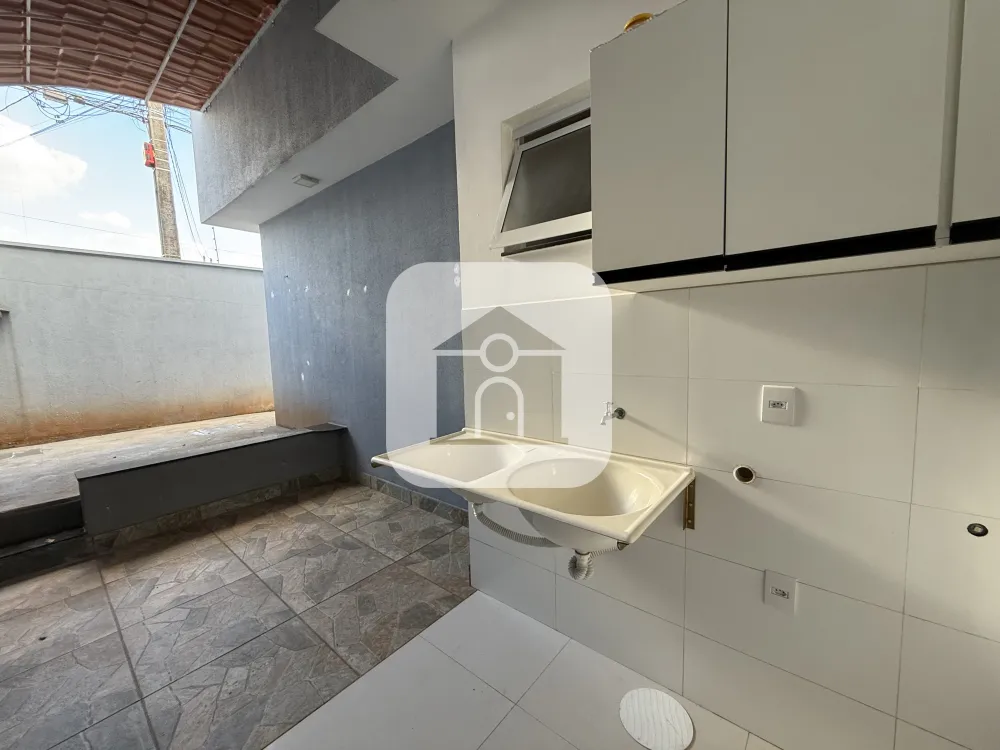 Alugar Casa / Padr&atilde;o em Uberl&acirc;ndia R$ 1.800,00 - Foto 9