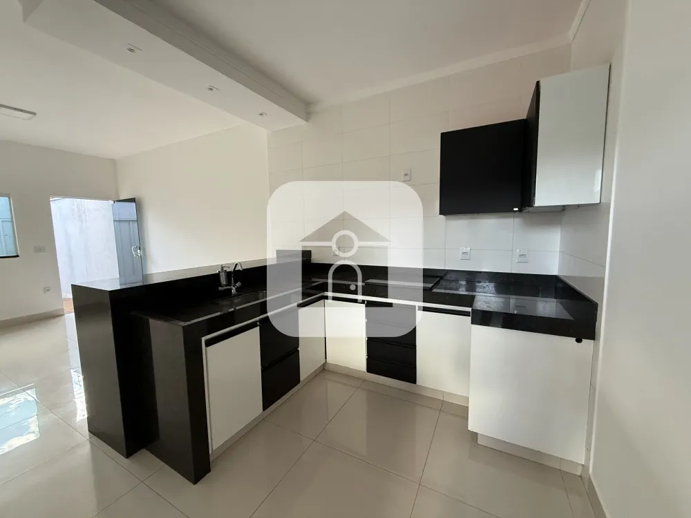 Alugar Casa / Padr&atilde;o em Uberl&acirc;ndia R$ 1.800,00 - Foto 5