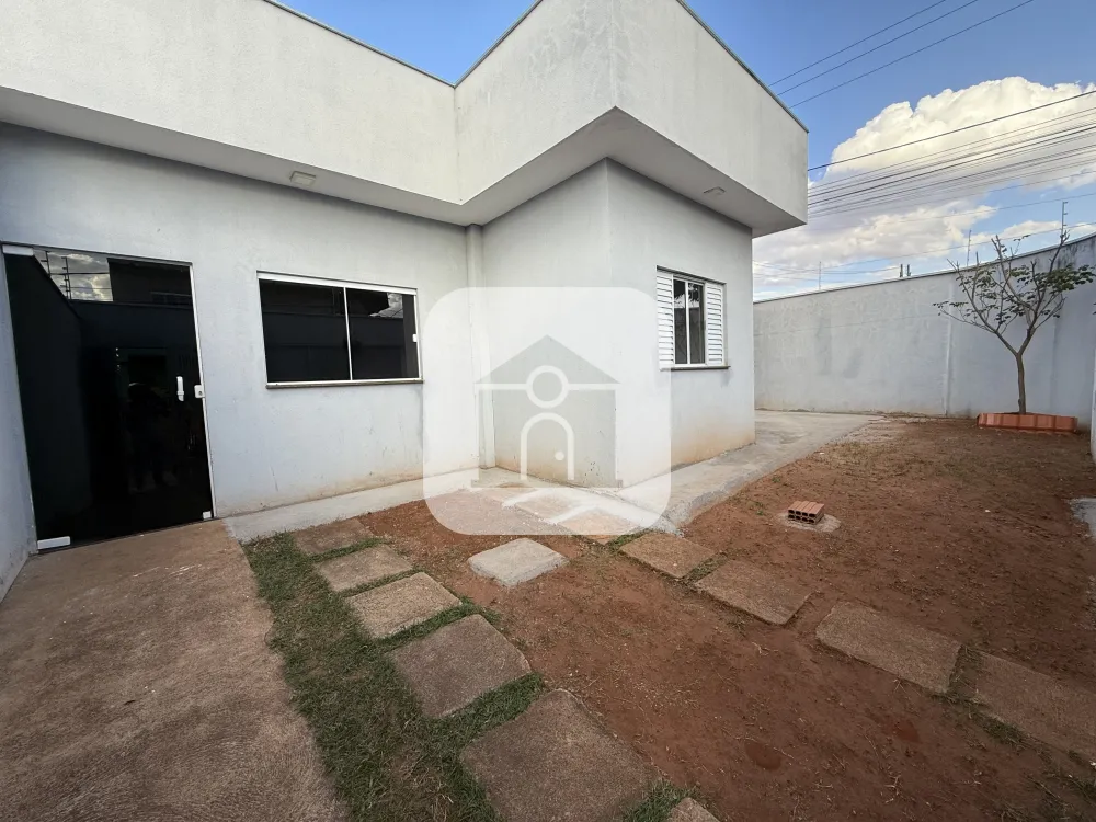 Alugar Casa / Padr&atilde;o em Uberl&acirc;ndia R$ 1.800,00 - Foto 1