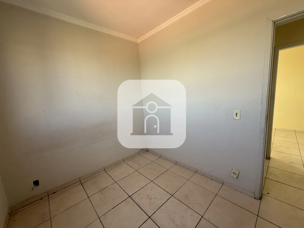 Alugar Apartamento / Padr&atilde;o em Uberl&acirc;ndia R$ 1.000,00 - Foto 1
