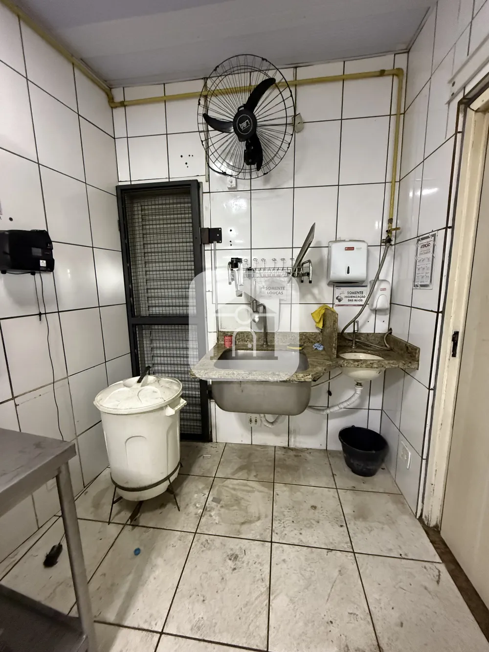 Alugar Comercial / Loja em Uberl&acirc;ndia R$ 10.000,00 - Foto 9