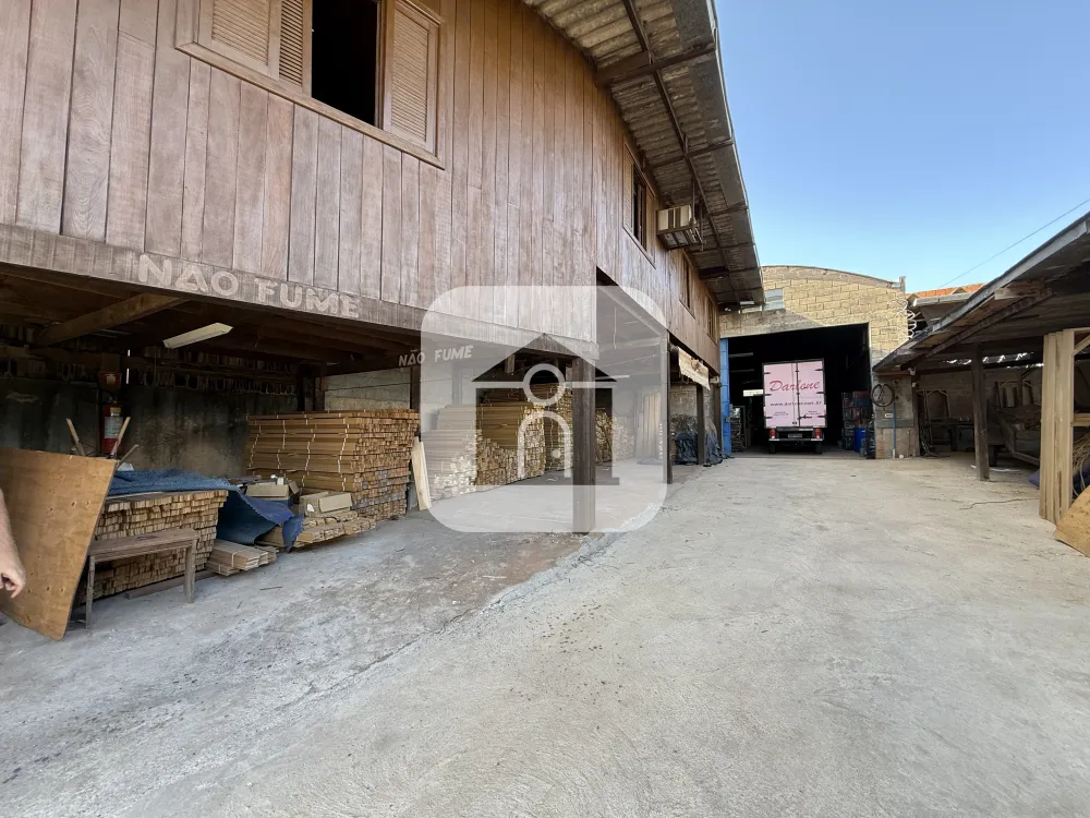 Alugar Comercial / Barrac&atilde;o em Uberl&acirc;ndia R$ 15.000,00 - Foto 1