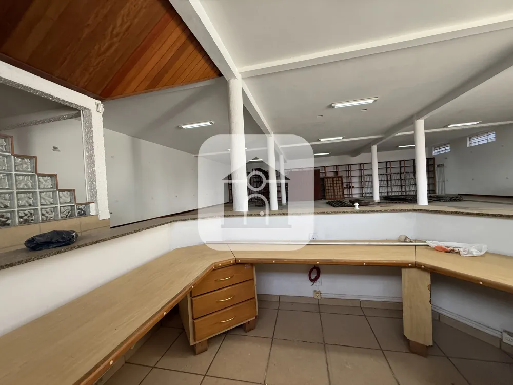 Alugar Comercial / Barrac&atilde;o em Uberl&acirc;ndia R$ 10.000,00 - Foto 1