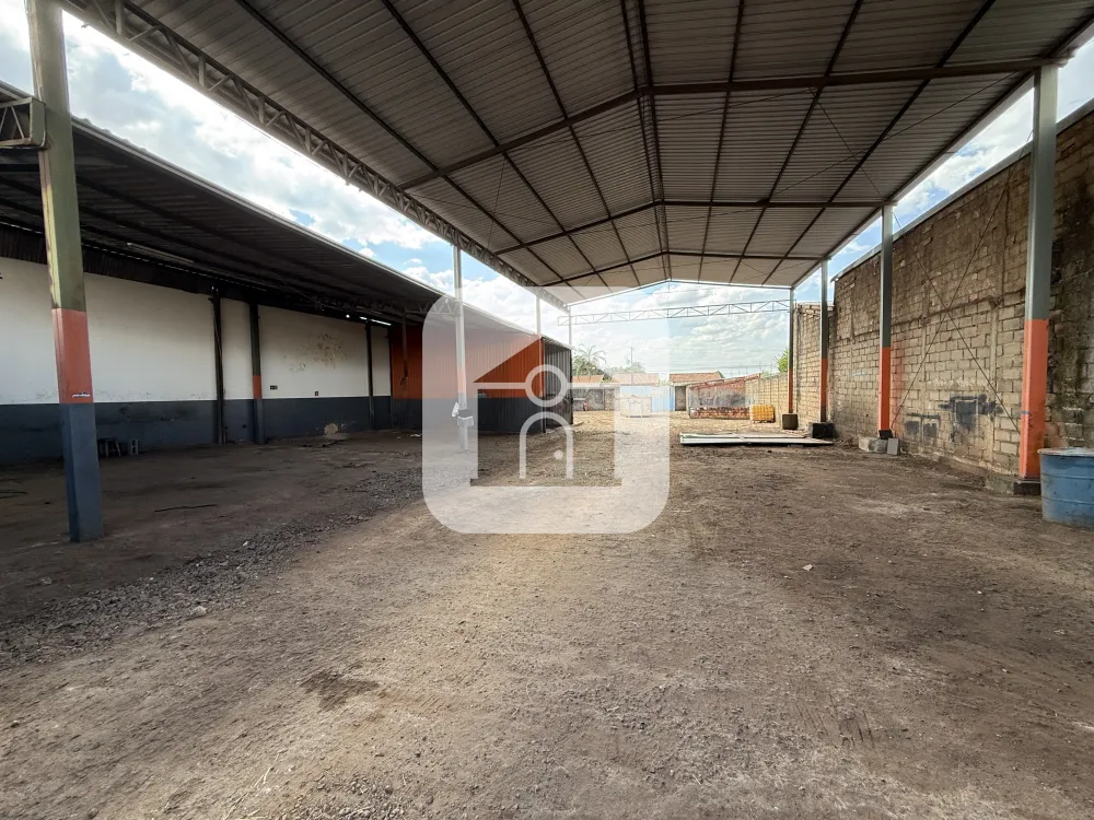 Alugar Comercial / Galp&atilde;o em Uberl&acirc;ndia R$ 8.000,00 - Foto 5