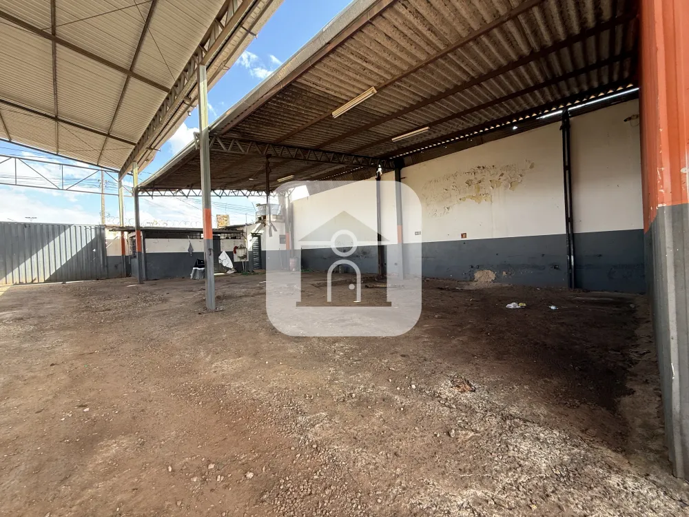 Alugar Comercial / Galp&atilde;o em Uberl&acirc;ndia R$ 8.000,00 - Foto 8
