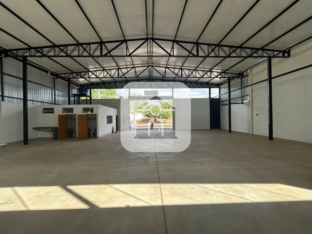 Alugar Comercial / Barrac&atilde;o em Uberl&acirc;ndia R$ 10.000,00 - Foto 2