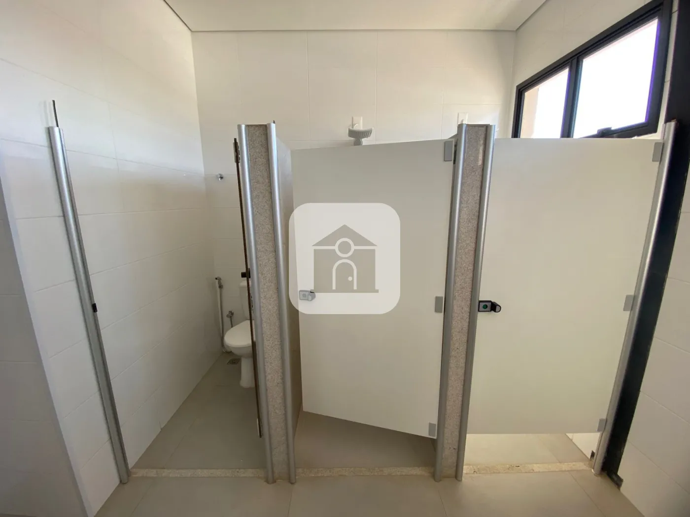 Alugar Comercial / Loja Condom&iacute;nio em Uberl&acirc;ndia R$ 3.892,00 - Foto 18