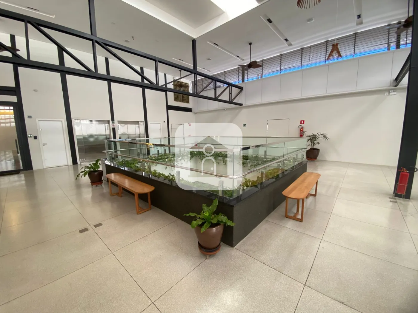 Alugar Comercial / Loja Condom&iacute;nio em Uberl&acirc;ndia R$ 3.892,00 - Foto 7