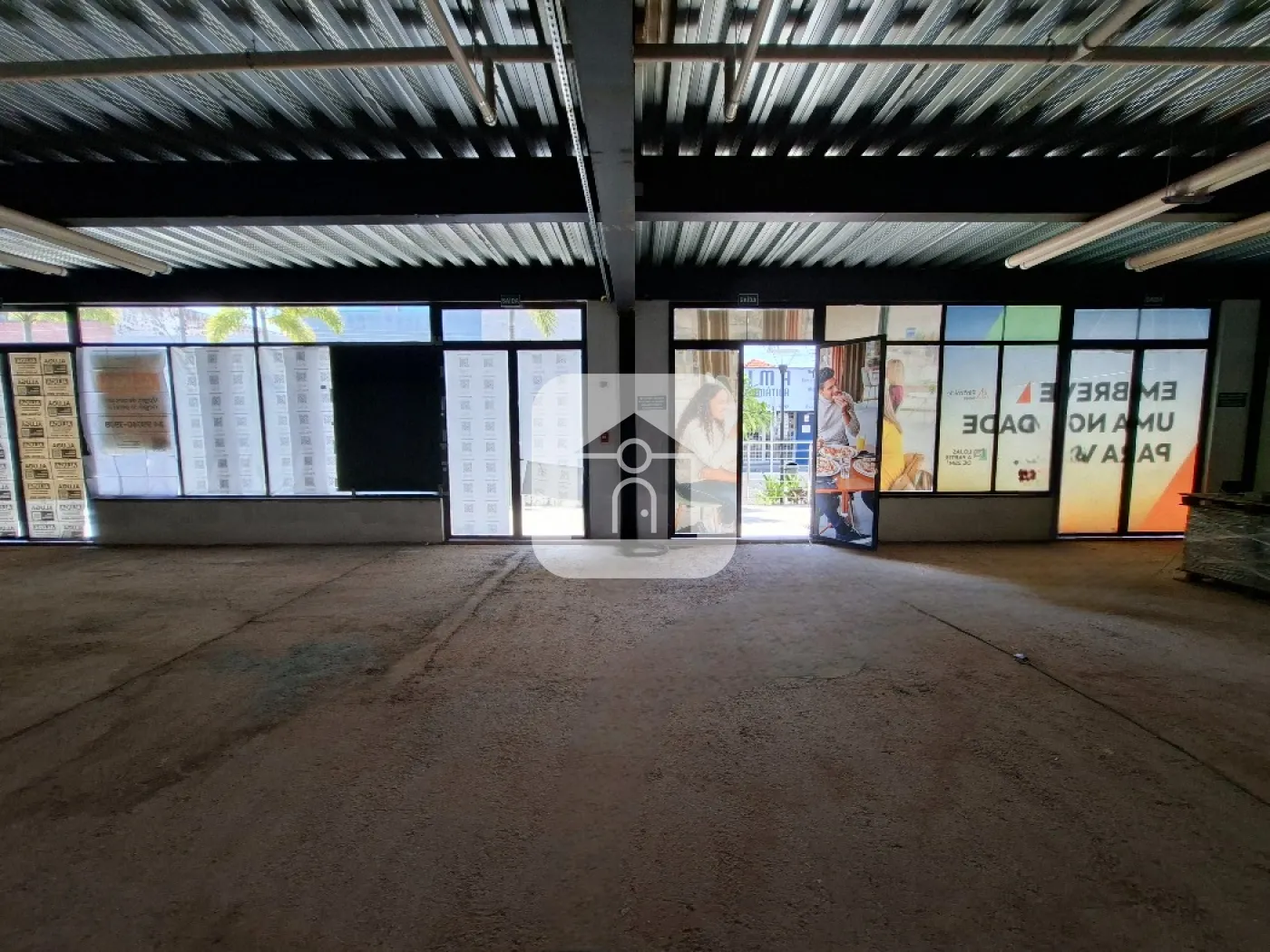 Alugar Comercial / Loja Condom&iacute;nio em Uberl&acirc;ndia R$ 4.056,00 - Foto 12