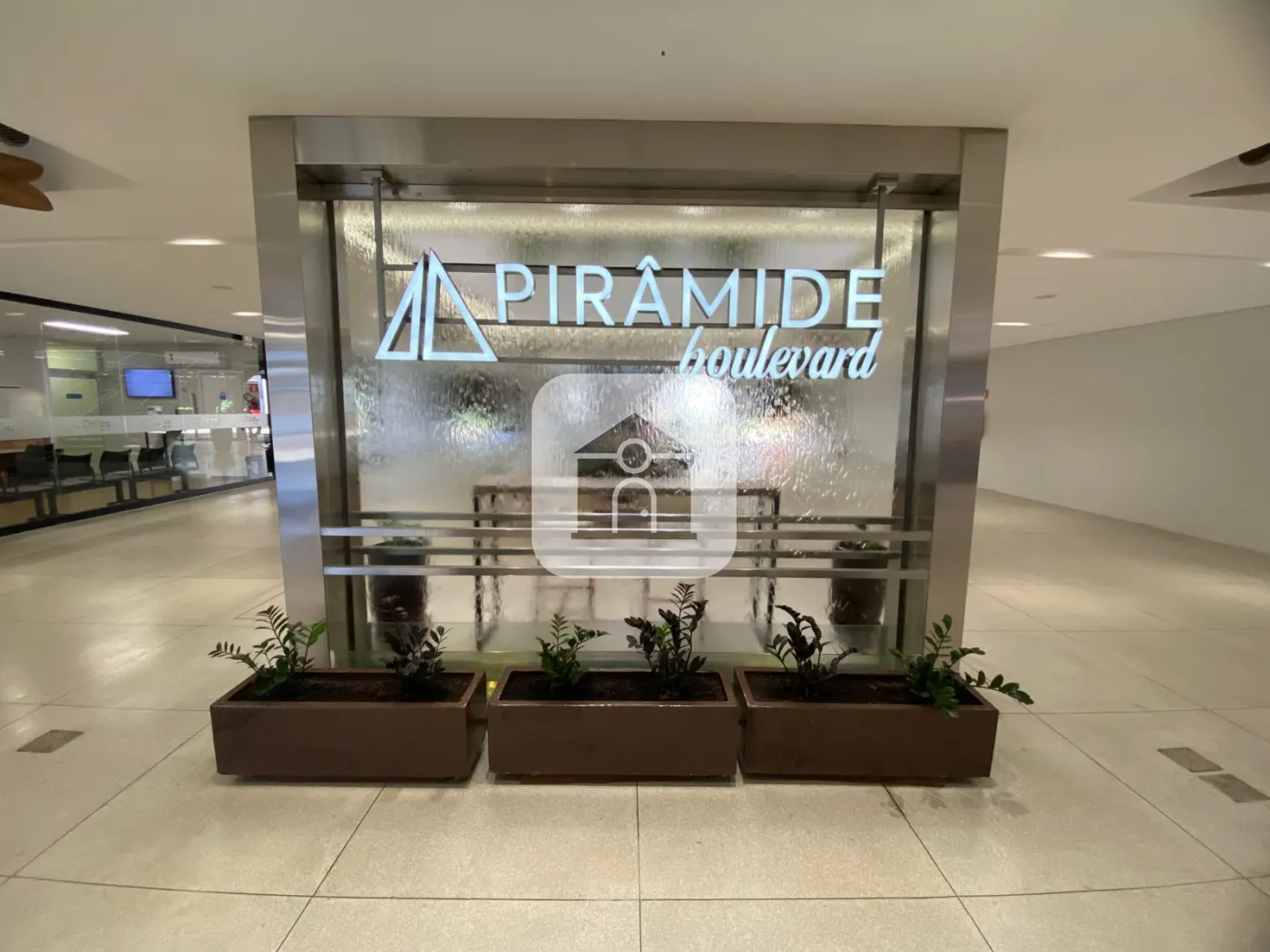 Alugar Comercial / Loja Condom&iacute;nio em Uberl&acirc;ndia R$ 4.056,00 - Foto 3