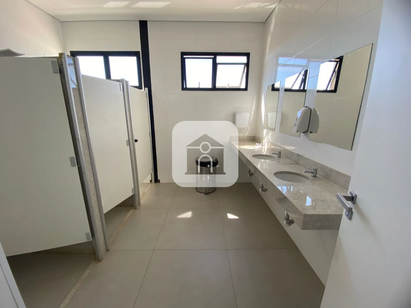 Alugar Comercial / Loja Condom&iacute;nio em Uberl&acirc;ndia R$ 4.091,00 - Foto 17