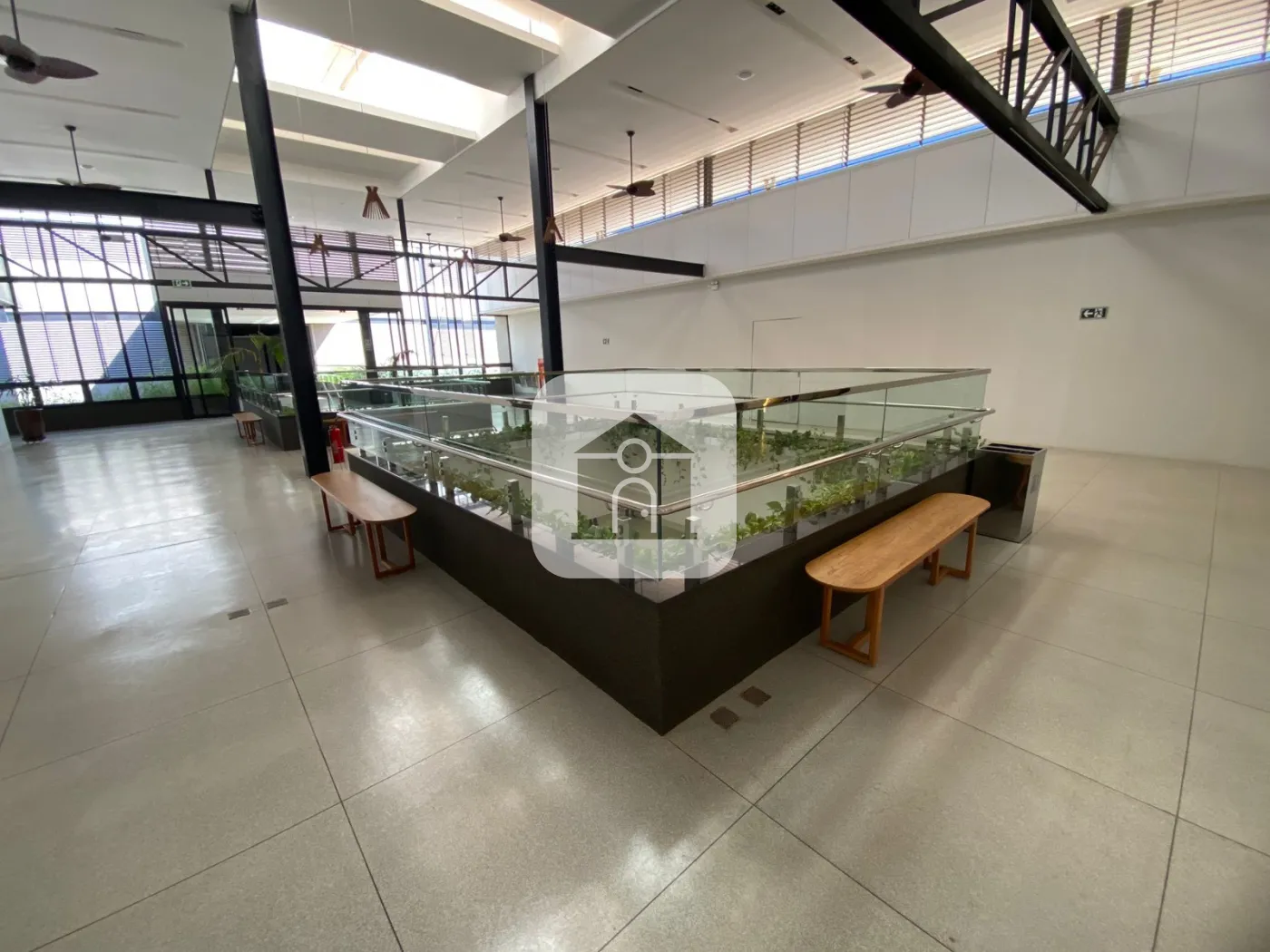 Alugar Comercial / Loja Condom&iacute;nio em Uberl&acirc;ndia R$ 3.999,00 - Foto 4