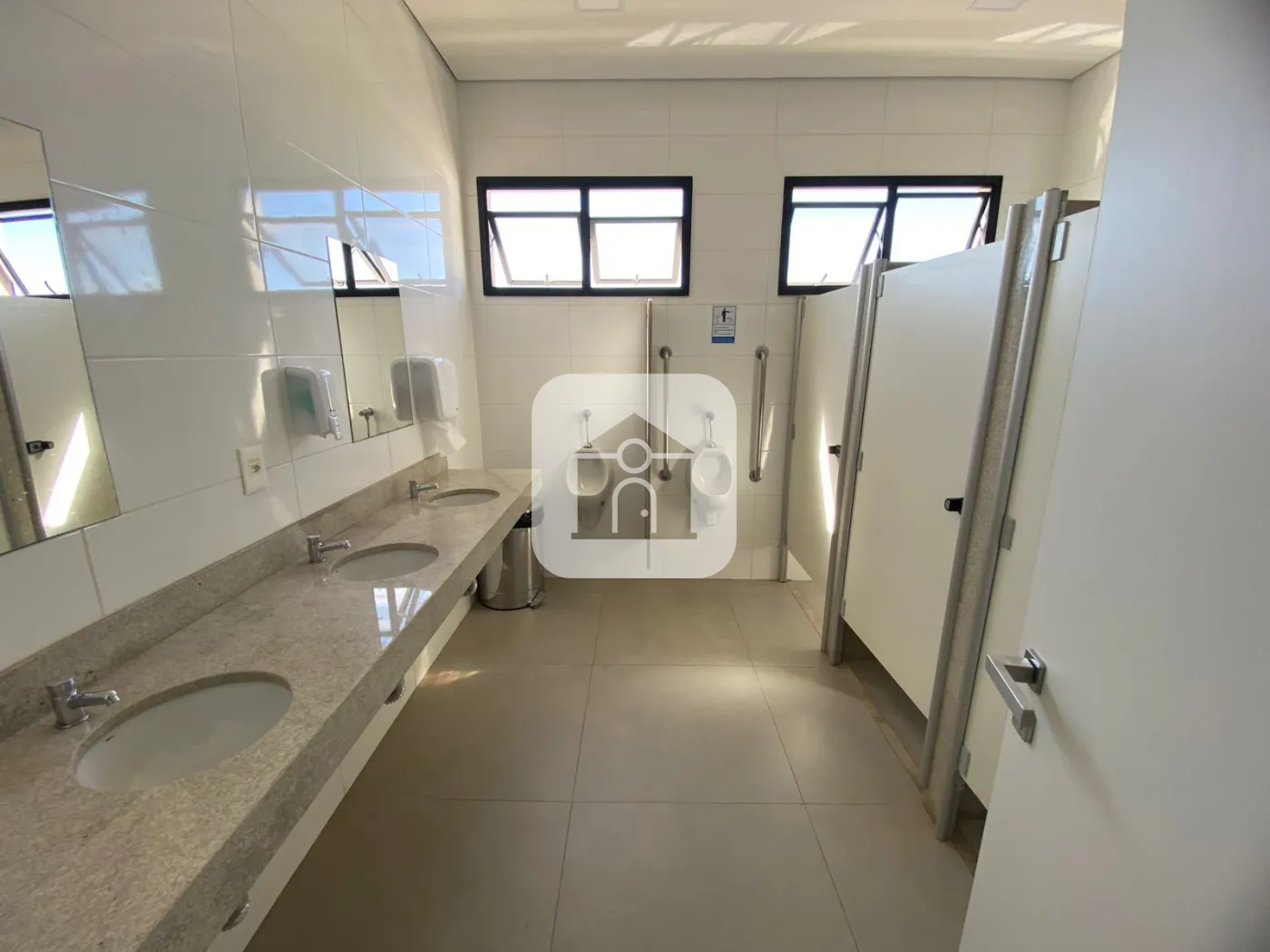 Alugar Comercial / Loja Condom&iacute;nio em Uberl&acirc;ndia R$ 3.538,00 - Foto 17