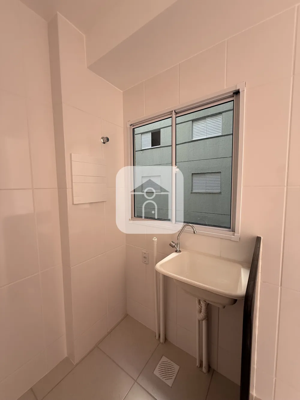 Alugar Apartamento / Padr&atilde;o em Uberl&acirc;ndia R$ 1.100,00 - Foto 7