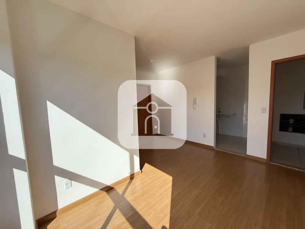 Alugar Apartamento / Padr&atilde;o em Uberl&acirc;ndia R$ 1.100,00 - Foto 2