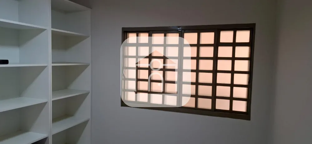 Alugar Casa / Padr&atilde;o em Uberl&acirc;ndia R$ 5.000,00 - Foto 3