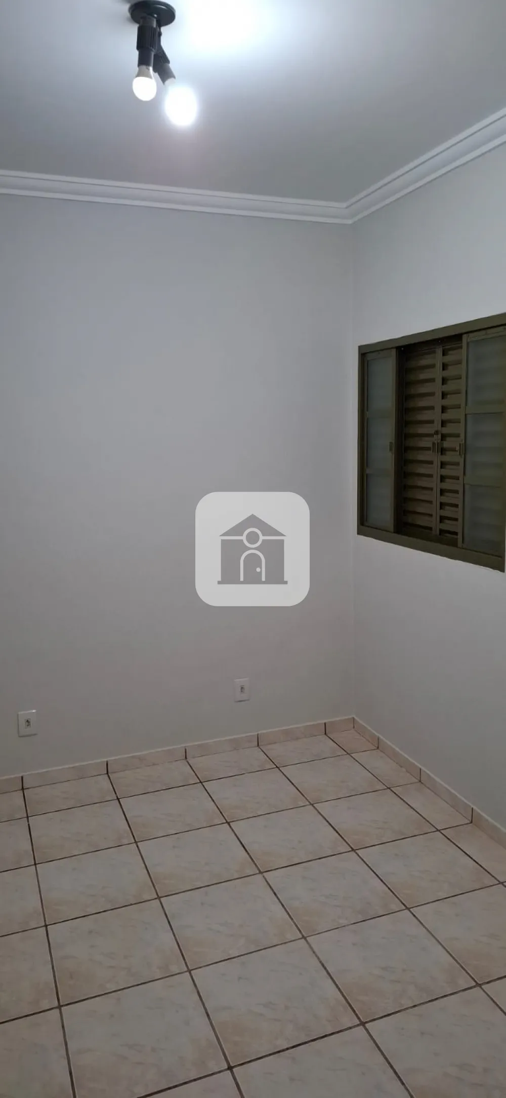 Alugar Casa / Padr&atilde;o em Uberl&acirc;ndia R$ 5.000,00 - Foto 5