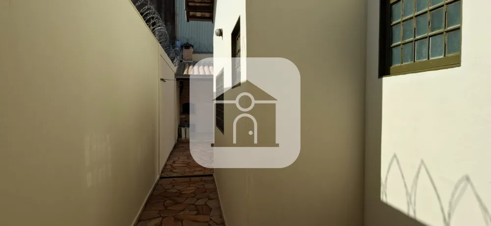 Alugar Casa / Padr&atilde;o em Uberl&acirc;ndia R$ 5.000,00 - Foto 10