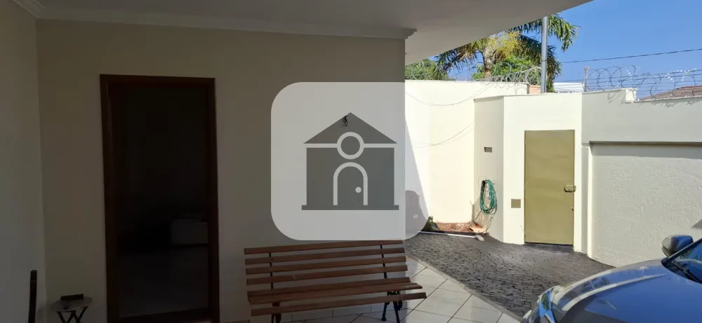 Alugar Casa / Padr&atilde;o em Uberl&acirc;ndia R$ 5.000,00 - Foto 14