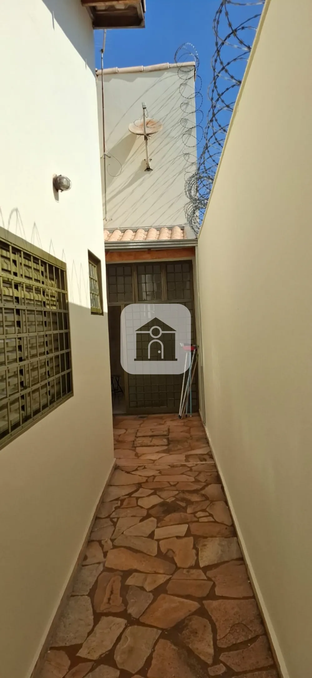 Alugar Casa / Padr&atilde;o em Uberl&acirc;ndia R$ 5.000,00 - Foto 15