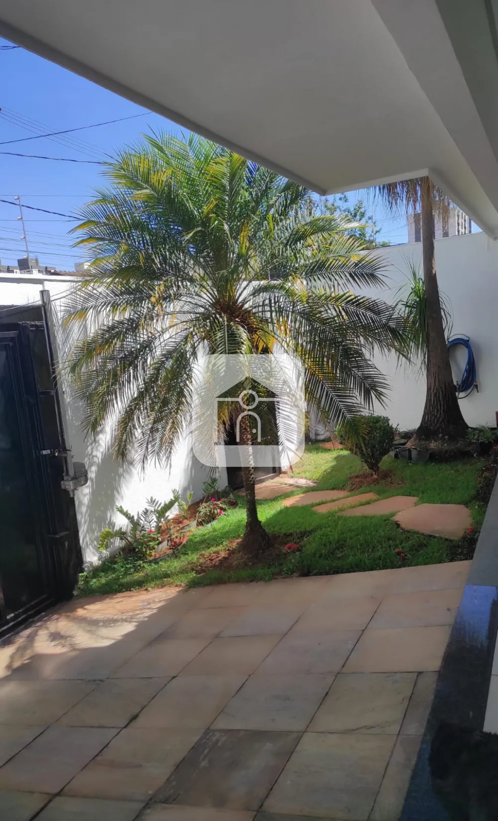 Alugar Casa / Padr&atilde;o em Uberl&acirc;ndia R$ 4.200,00 - Foto 1