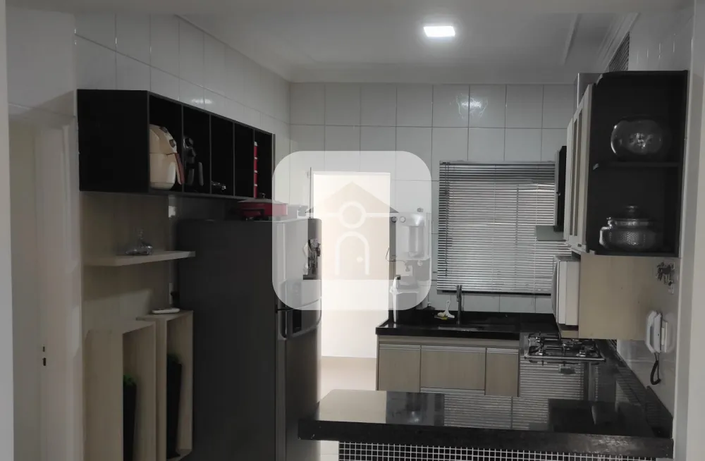 Alugar Casa / Padr&atilde;o em Uberl&acirc;ndia R$ 4.200,00 - Foto 6