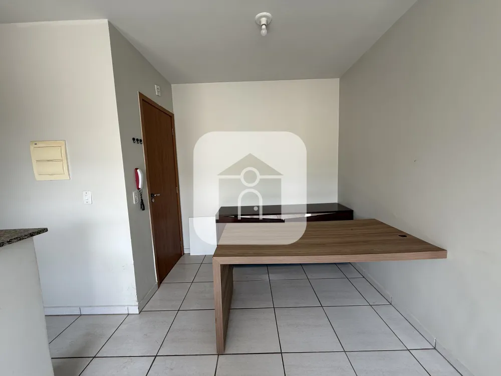 Alugar Apartamento / Padr&atilde;o em Uberl&acirc;ndia R$ 1.400,00 - Foto 4