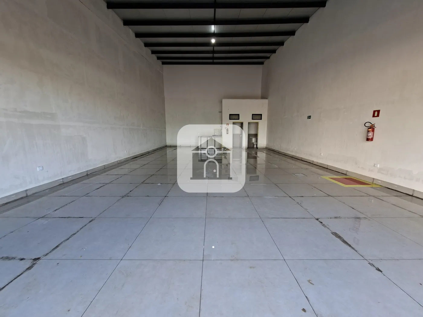 Alugar Comercial / Loja em Uberl&acirc;ndia R$ 7.000,00 - Foto 1