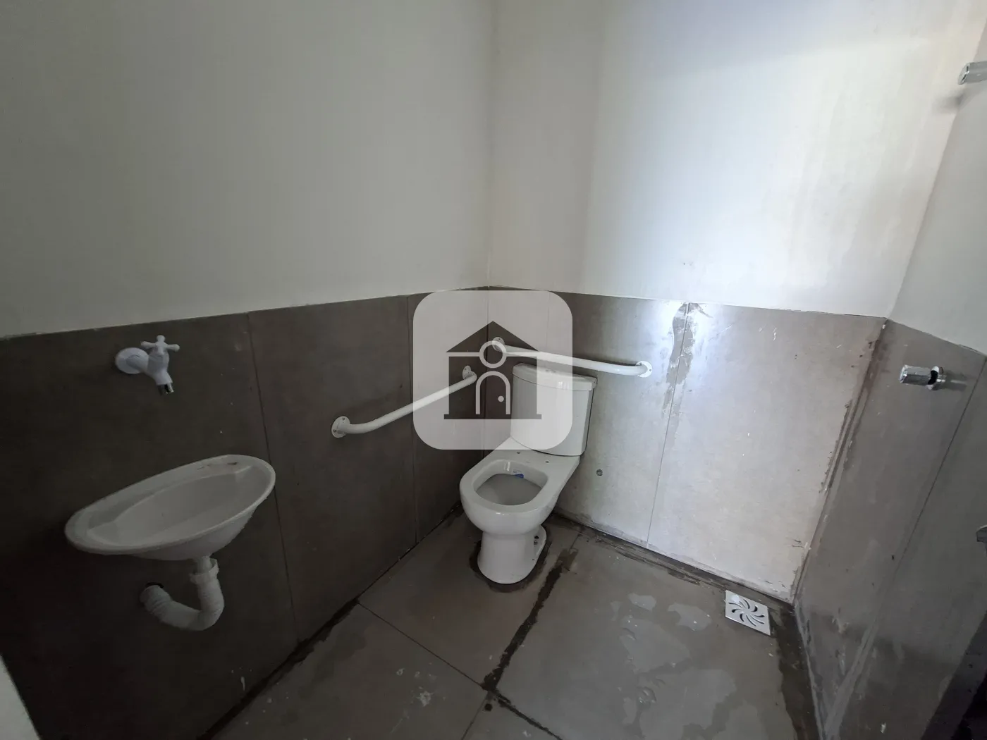 Alugar Comercial / Loja em Uberl&acirc;ndia R$ 7.000,00 - Foto 14