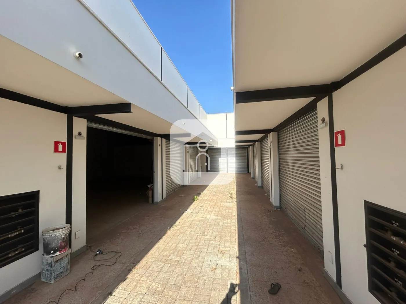 Alugar Comercial / Loja Condom&iacute;nio em Uberl&acirc;ndia R$ 900,00 - Foto 3