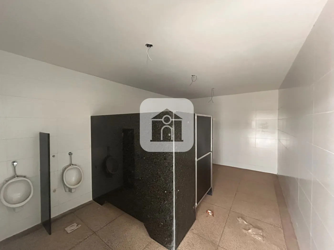 Alugar Comercial / Loja Condom&iacute;nio em Uberl&acirc;ndia R$ 900,00 - Foto 5