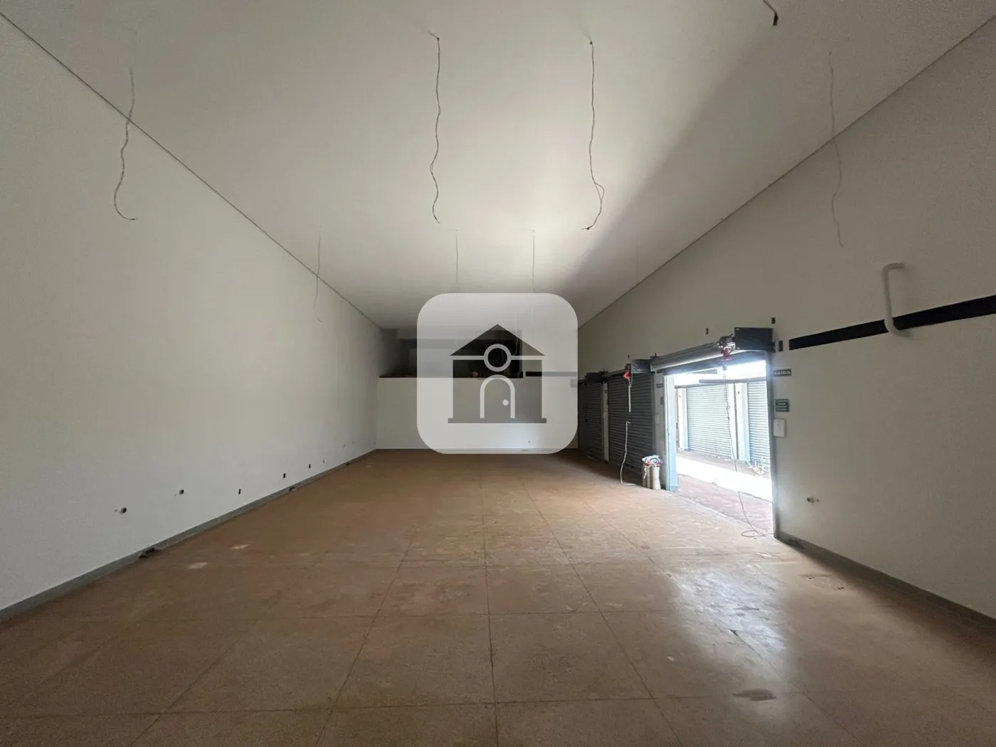 Alugar Comercial / Loja Condom&iacute;nio em Uberl&acirc;ndia R$ 900,00 - Foto 6