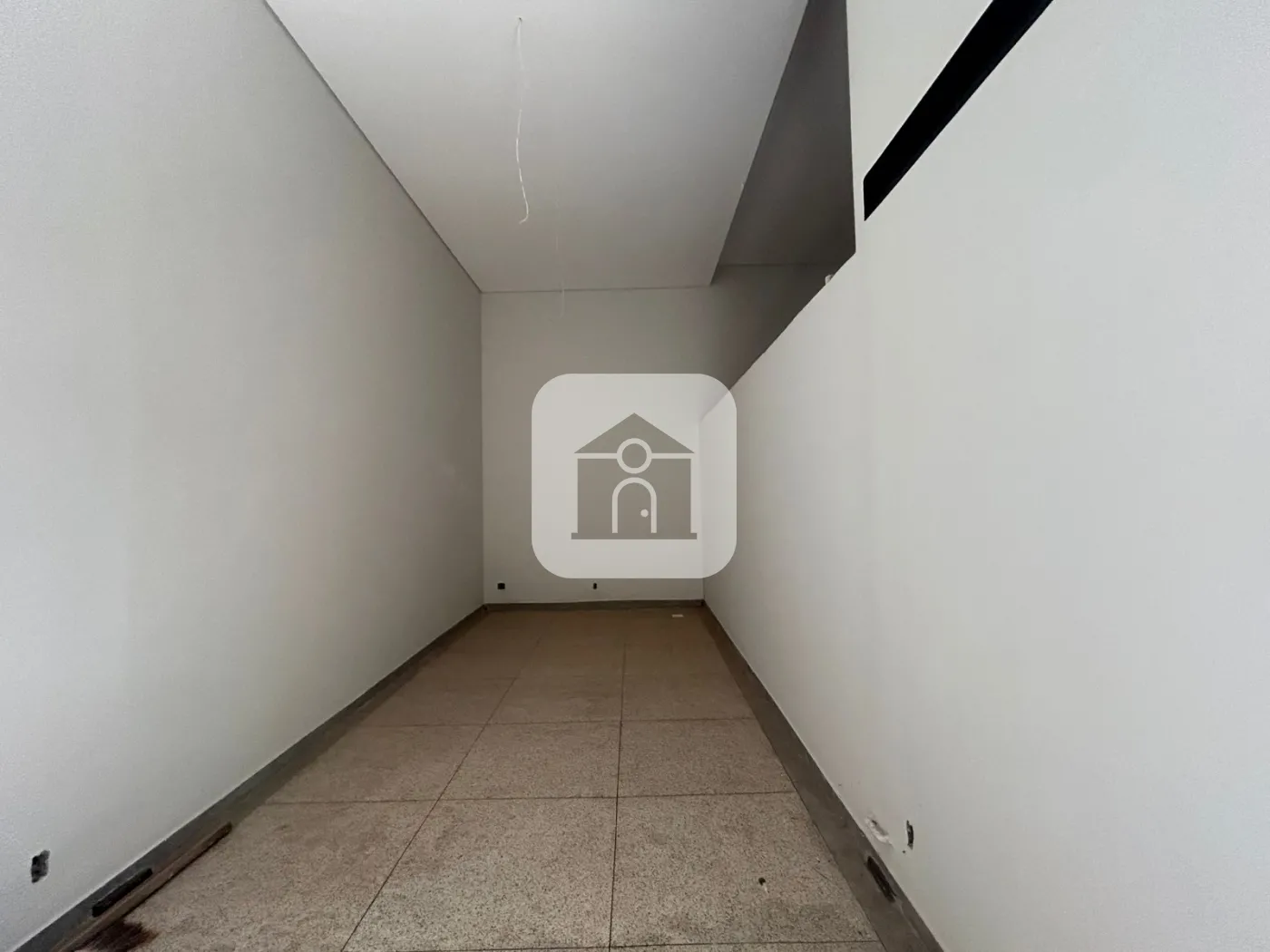 Alugar Comercial / Loja Condom&iacute;nio em Uberl&acirc;ndia R$ 900,00 - Foto 8