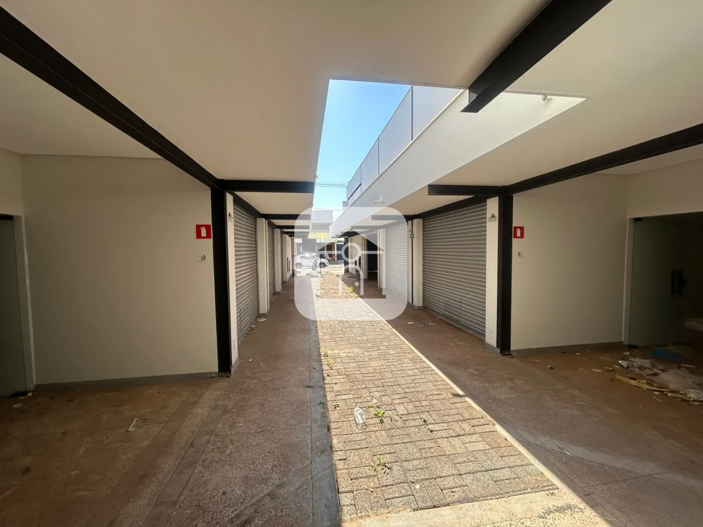 Alugar Comercial / Loja Condom&iacute;nio em Uberl&acirc;ndia R$ 900,00 - Foto 9