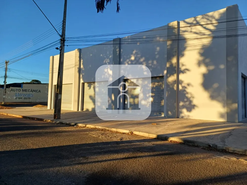 Alugar Comercial / Loja em Uberl&acirc;ndia R$ 9.000,00 - Foto 1