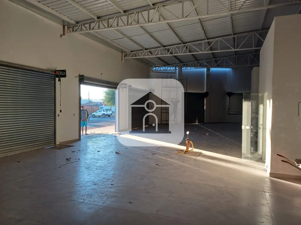 Alugar Comercial / Loja em Uberl&acirc;ndia R$ 2.000,00 - Foto 3