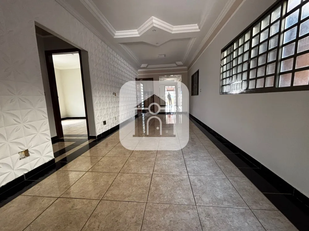 Alugar Casa / Padr&atilde;o em Uberl&acirc;ndia R$ 3.700,00 - Foto 5