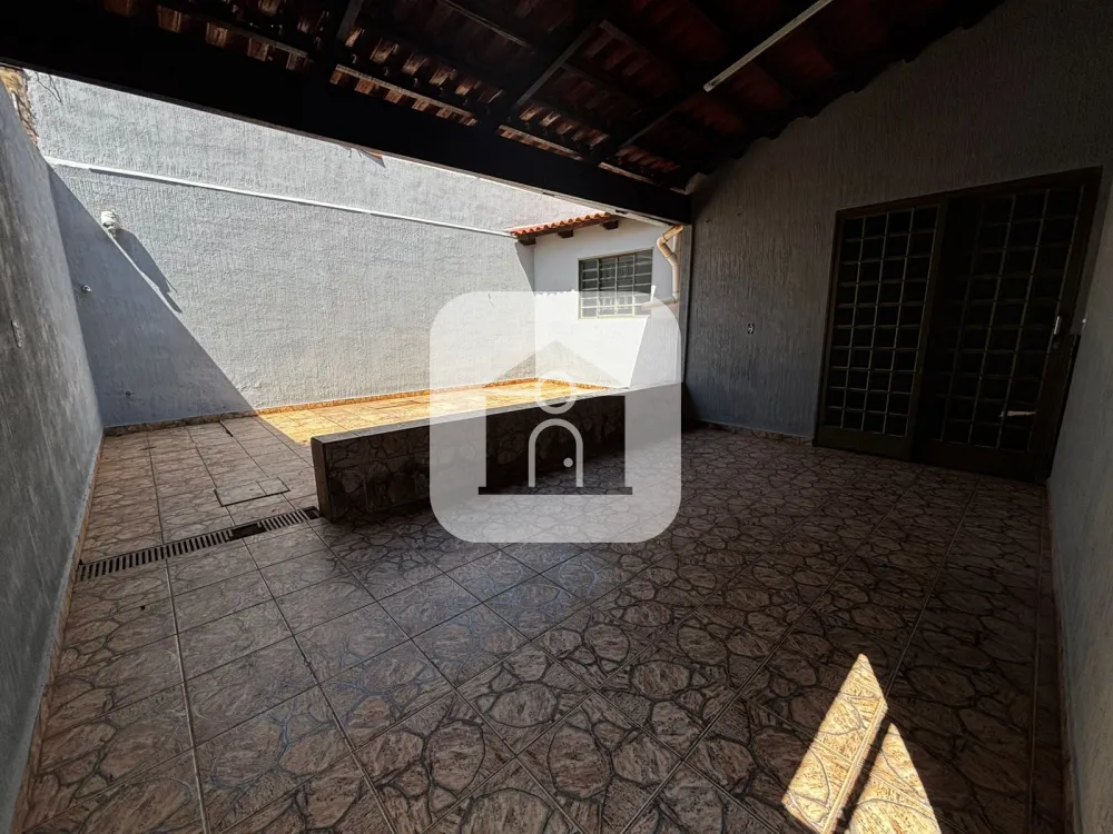Alugar Casa / Padr&atilde;o em Uberl&acirc;ndia R$ 3.700,00 - Foto 18