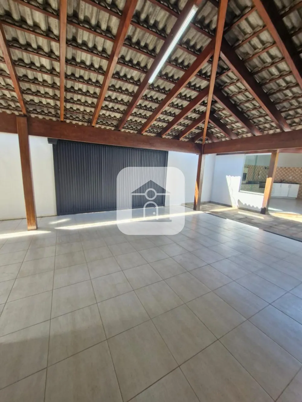 Alugar Casa / Padr&atilde;o em Uberl&acirc;ndia R$ 7.000,00 - Foto 1