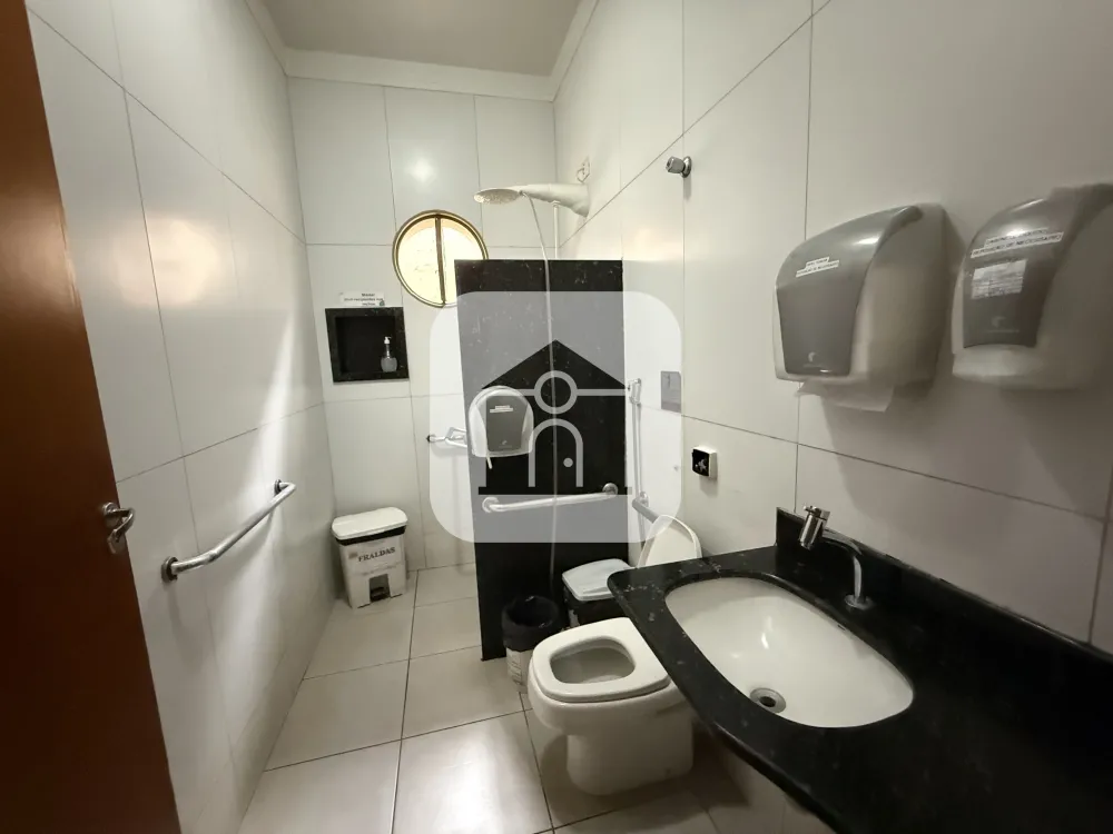 Alugar Comercial / Casa Comercial em Uberl&acirc;ndia R$ 9.800,00 - Foto 1