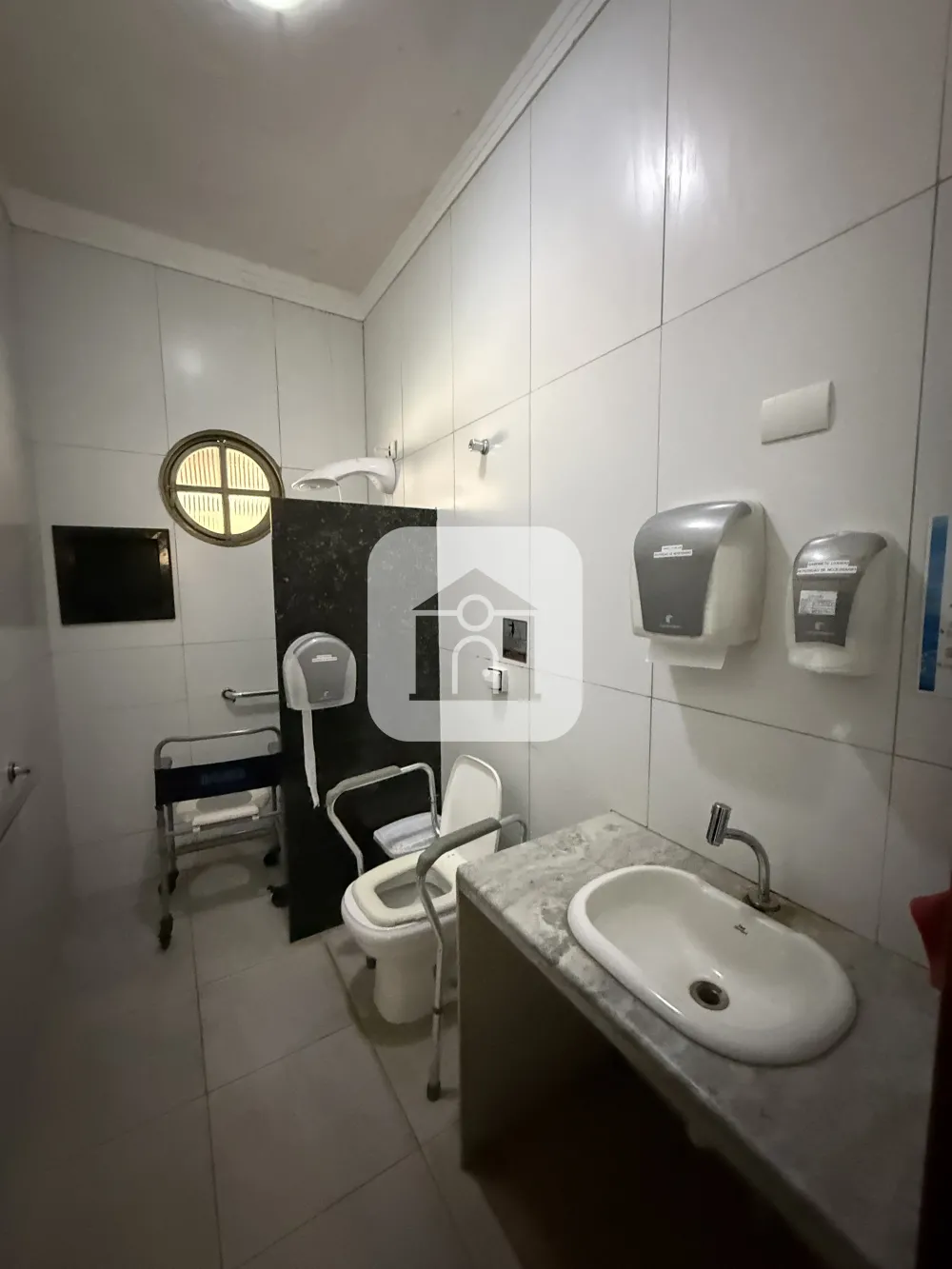 Alugar Comercial / Casa Comercial em Uberl&acirc;ndia R$ 9.800,00 - Foto 2