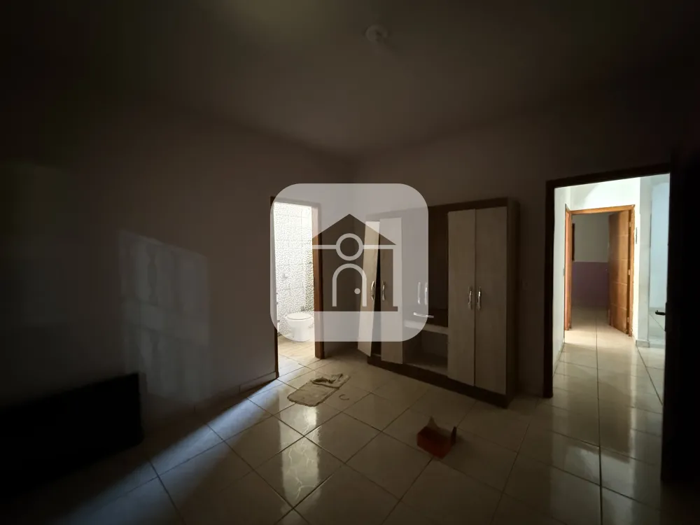 Alugar Casa / Padr&atilde;o em Uberl&acirc;ndia R$ 1.700,00 - Foto 1