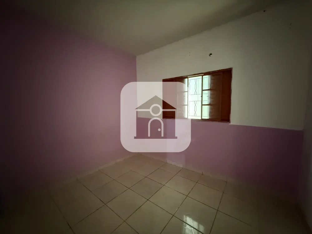 Alugar Casa / Padr&atilde;o em Uberl&acirc;ndia R$ 1.700,00 - Foto 3